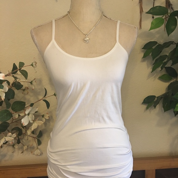 Diamond cut accent silver ‘08 graduate necklace - Picture 4 of 8